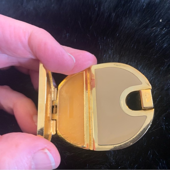 Vintage Max Factor pendent - Picture 3 of 6